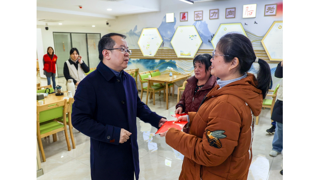 颜志煌局长赴屏山社区开展共建慰问活动